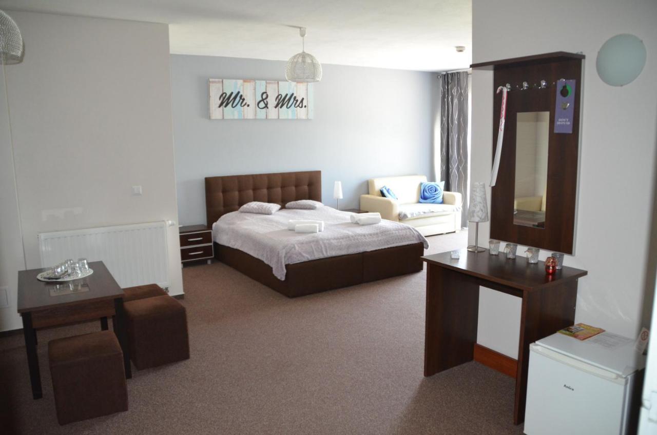 Hotel Tenis フションストビツェ エクステリア 写真